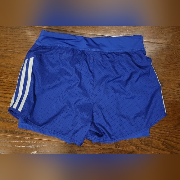 Girls Adidas short size L - Picture 2 of 4